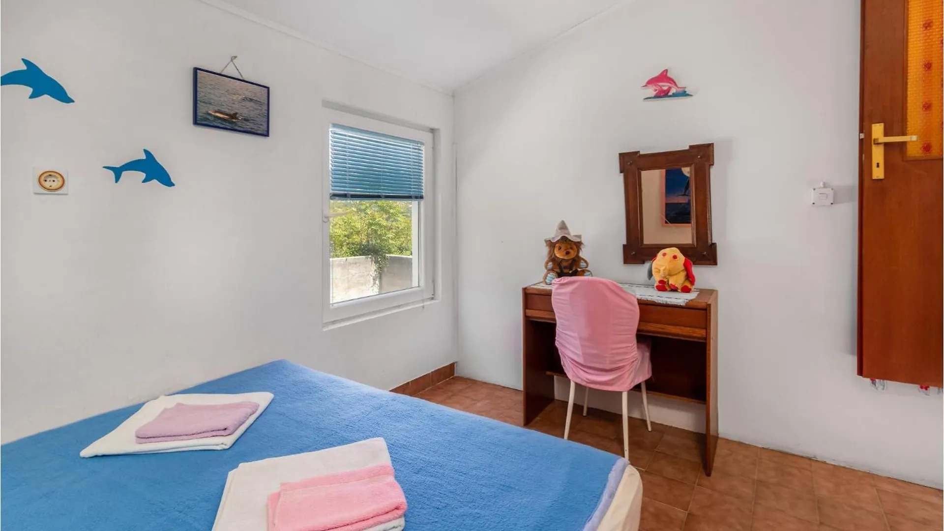 Holiday home Cozy Home In Palit With Kitchen Mundanije